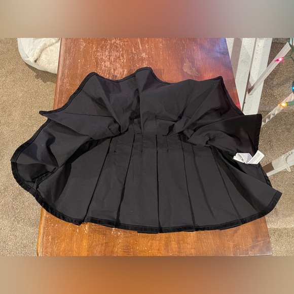Women’s Black Mini Skirt. Clean and in Good Condition. Size Small. $7 - Picture 4 of 5